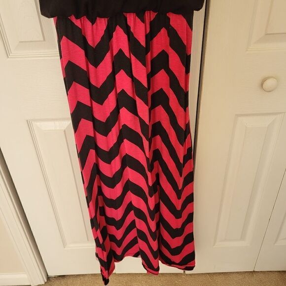 Allison Brittney sleeveless racer back chevron pink/black maxi dress - Picture 5 of 8
